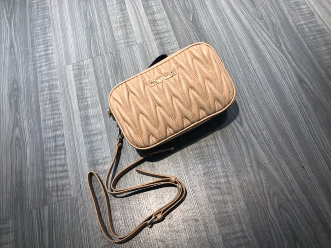 2019秋冬注目度NO.1ミュウミュウ(MIUMIU)☆ ショルダーバッグコピー☆特別価格にて販売!!アイテム続々追加中♪♪♪