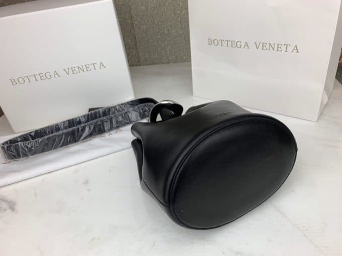 2019秋冬新作☆超売れ筋ボッテガヴェネタ(Bottega Veneta)☆レディースバケツバッグコピー☆特別価格にて販売!!今一番流行っている人気アイテム!! - 画像 (5)