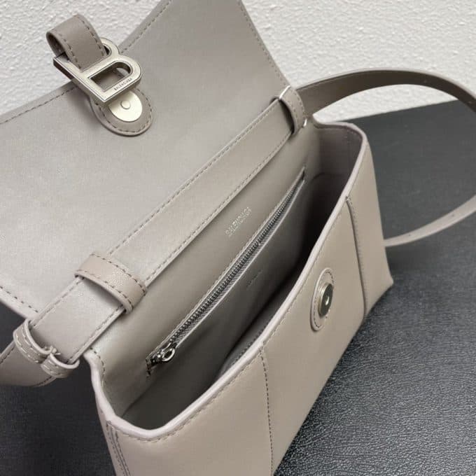 バレンシアガバッグコピー 定番人気2022新品 BALENCIAGAレディース ショルダーバッグ - 画像 (8)