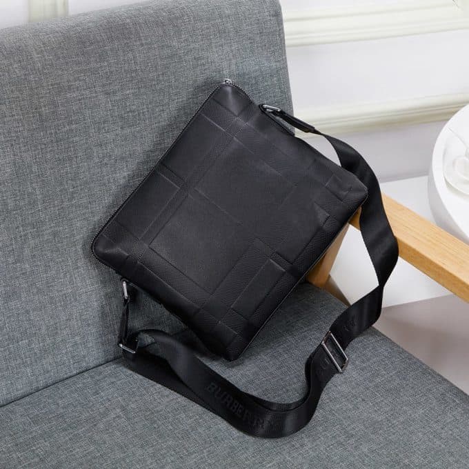 バーバリーバッグコピー 2021新品注目度NO.1 BURBERRY メンズ ショルダーバッグ - 画像 (2)