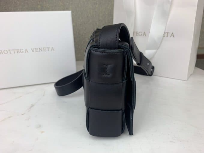 2019秋冬新作☆超売れ筋ボッテガヴェネタ(Bottega Veneta)☆レディース ショルダーバッグコピー☆特別価格にて販売!!今一番流行っている人気アイテム!! - 画像 (3)