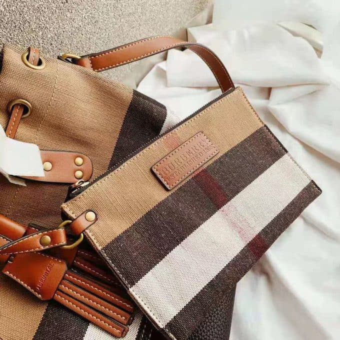 2019秋冬新作☆超売れ筋バーバリー(BURBERRY)☆レディース バケツバッグコピー☆特別価格にて販売!!今一番流行っている人気アイテム!! - 画像 (8)