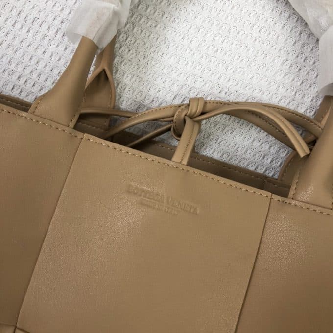 ボッテガヴェネタバッグコピー 定番人気2021新品 Bottega Veneta メンズ トートバッグ - 画像 (4)