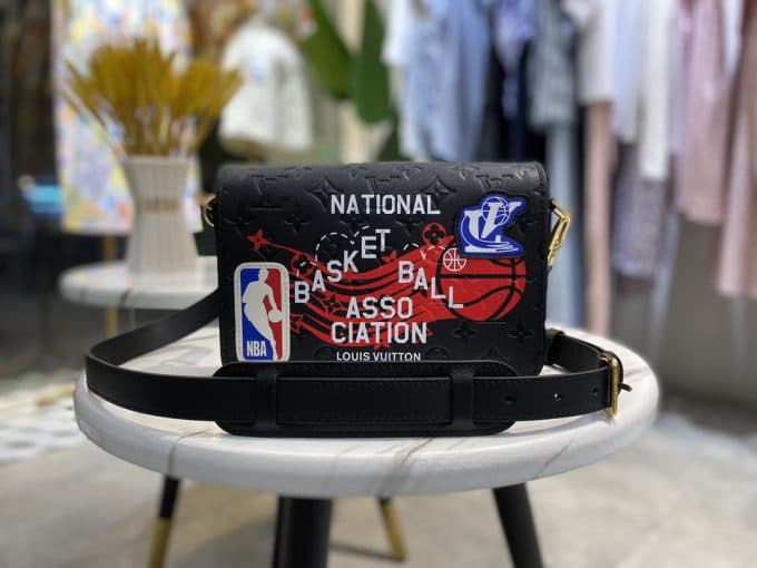 高品質 ルイヴィトンバッグコピー 2021新品注目度NO.1 Louis Vuitton メンズ ショルダーバッグ