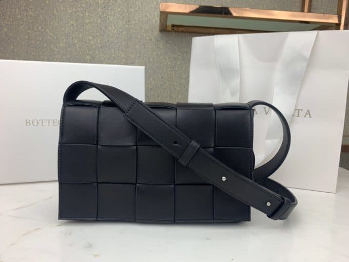 2019秋冬新作☆超売れ筋ボッテガヴェネタ(Bottega Veneta)☆レディース ショルダーバッグコピー☆特別価格にて販売!!今一番流行っている人気アイテム!!