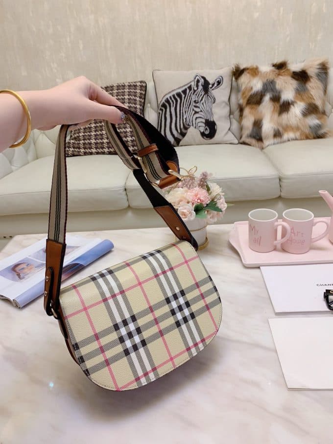 2019大人気爆発バーバリー(BURBERRY)☆レディース ショルダーバッグコピー☆人気商品今流行り欠かせない存在☆★ - 画像 (8)