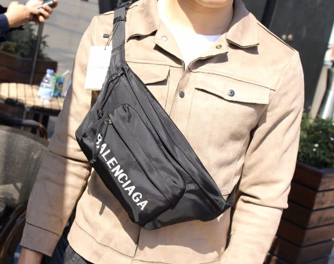 バレンシアガバッグコピー 定番人気2021新品 BALENCIAGA 男女兼用 ボディバッグ