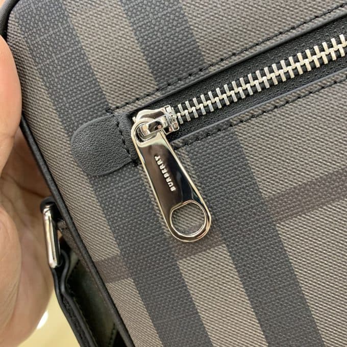 バーバリーバッグコピー 大人気2021新品 BURBERRY メンズ ショルダーバッグ - 画像 (7)
