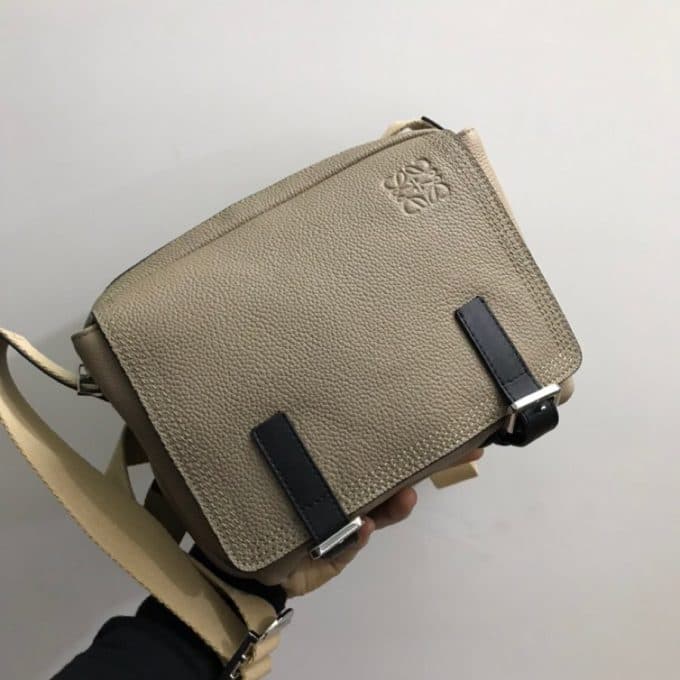 ロエベバッグコピー 定番人気2021新品 Loeweメンズ ショルダーバッグ