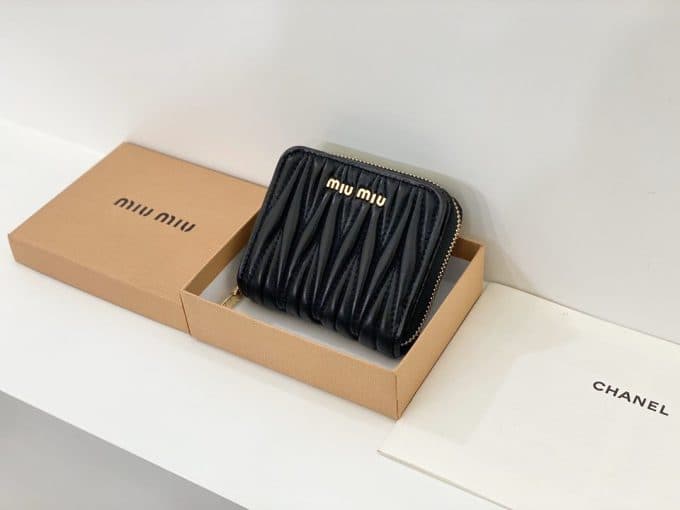ミュウミュウ財布コピー 2021新品注目度NO.1 MIUMIU レディース 財布