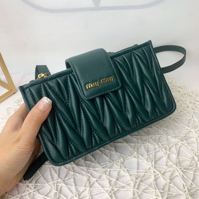 2019秋冬注目度NO.1ミュウミュウ(MIUMIU)☆ ショルダーバッグコピー☆特別価格にて販売!!アイテム続々追加中♪♪♪ - 画像 (6)