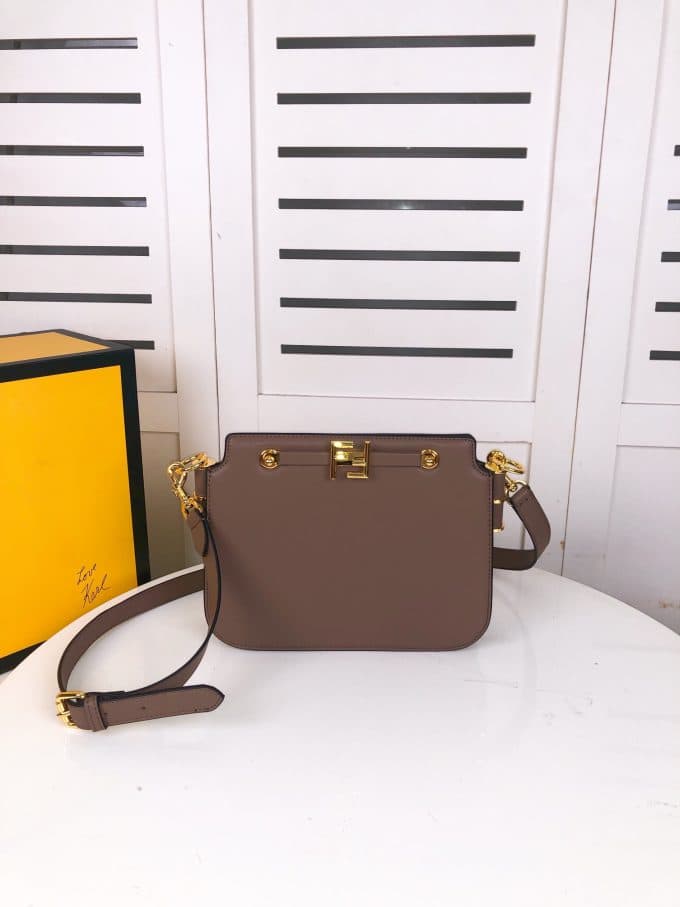 フェンディバッグコピー 定番人気2022新品 FENDI レディース ショルダーバッグ
