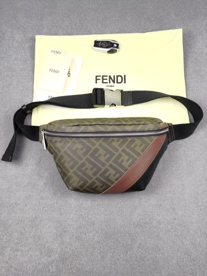 フェンディバッグコピー 2021新品注目度NO.1 FENDI メンズ ボディバッグ