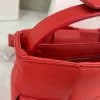 2019秋冬新作☆超売れ筋ボッテガヴェネタ(Bottega Veneta)☆レディース ショルダーバッグコピー☆特別価格にて販売!!今一番流行っている人気アイテム!! - 画像 (9)