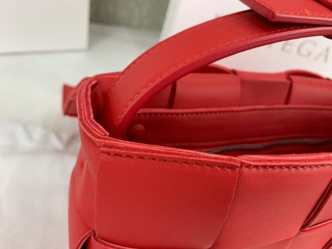 2019秋冬新作☆超売れ筋ボッテガヴェネタ(Bottega Veneta)☆レディース ショルダーバッグコピー☆特別価格にて販売!!今一番流行っている人気アイテム!! - 画像 (9)