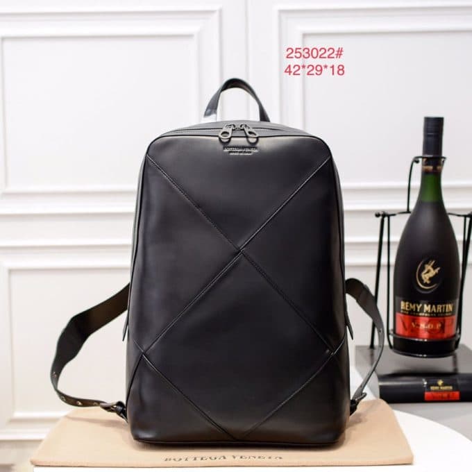 ボッテガヴェネタバッグコピー 定番人気2021新品 Bottega Veneta 男女兼用 バックパック