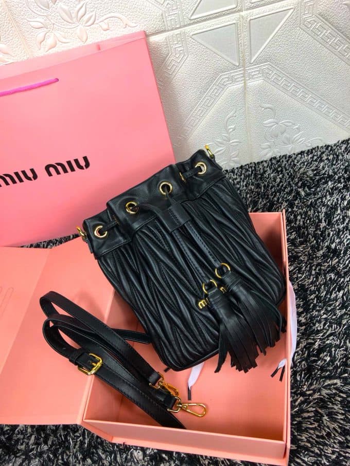 2019秋冬人気新作ミュウミュウ(MIUMIU)☆ バケツバッグコピー☆数量限定発表★♫店長お勧め人気商品！！