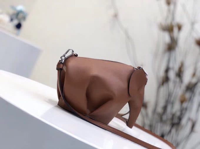 人気高級ロエベバッグコピー 2021新品注目度NO.1 Loewe男女兼用 ショルダーバッグ - 画像 (2)