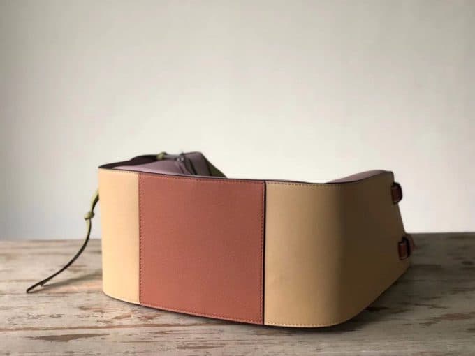 人気高級 ロエベバッグコピー 定番人気2021新品 Loewe男女兼用 ハンドバッグ - 画像 (4)