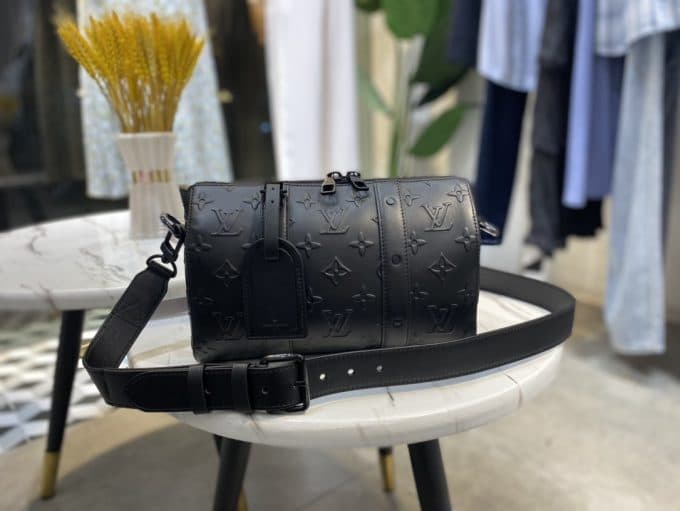 高品質 ルイヴィトンバッグコピー 定番人気2021新品 Louis Vuitton メンズ ショルダーバッグ