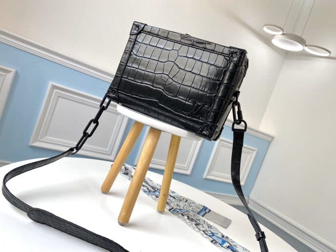 高品質ルイヴィトンバッグコピー 大人気2021新品 Louis Vuitton メンズ ショルダーバッグ