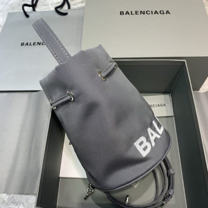 バレンシアガバッグコピー 大人気2022新品 BALENCIAGAレディース バケツバッグ - 画像 (3)