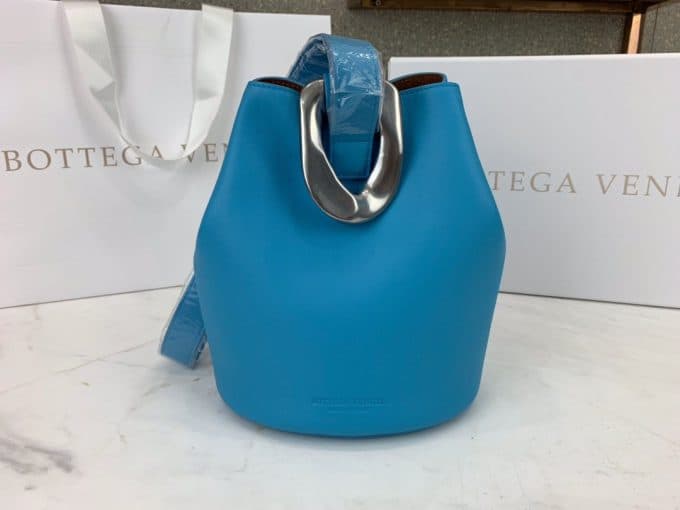 2019人気新作ボッテガヴェネタ(Bottega Veneta)☆レディースバケツバッグコピー☆どんなアイテムとも相性がいい！絶賛発売中！！