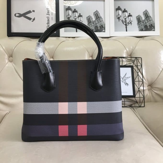 2019秋冬新作☆超売れ筋バーバリー(BURBERRY)☆レディース ハンドバックコピー☆特別価格にて販売!!今一番流行っている人気アイテム!! - 画像 (8)