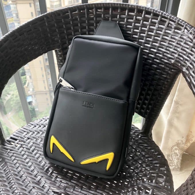 フェンディバッグコピー 2021新品注目度NO.1 FENDI メンズ ボディバッグ