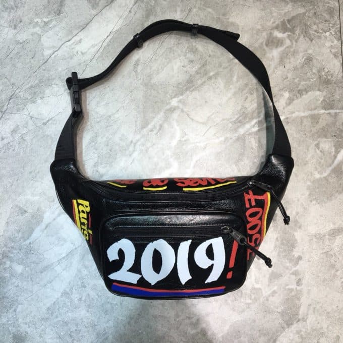 高品質 バレンシアガバッグコピー 定番人気2021新品 BALENCIAGA 男女兼用 ボディバッグ