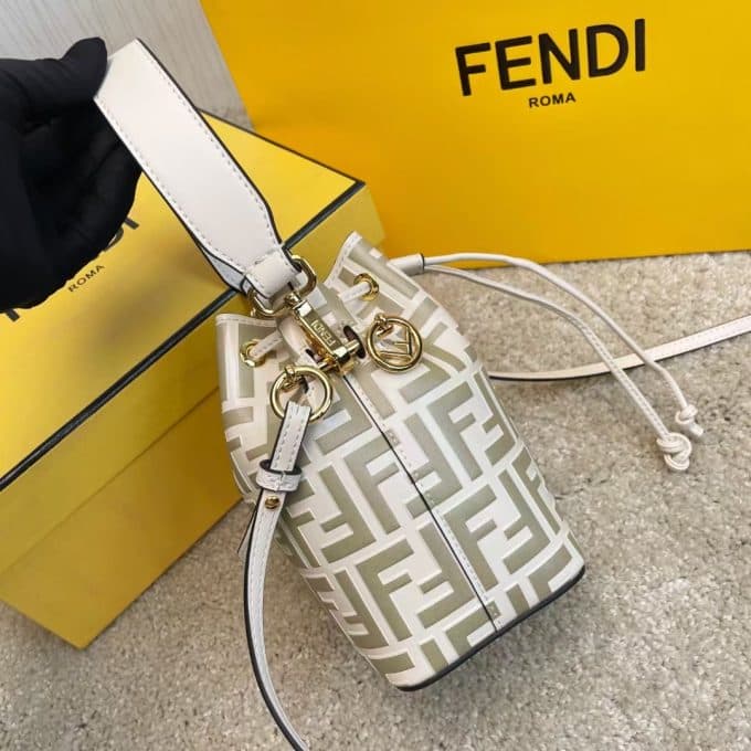 フェンディバッグコピー 2022新品注目度NO.1 FENDI レディース バケツバッグ - 画像 (6)