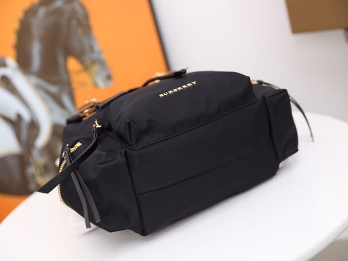 バーバリーバッグコピー 定番人気2021新品 BURBERRY 男女兼用 バックパック - 画像 (5)