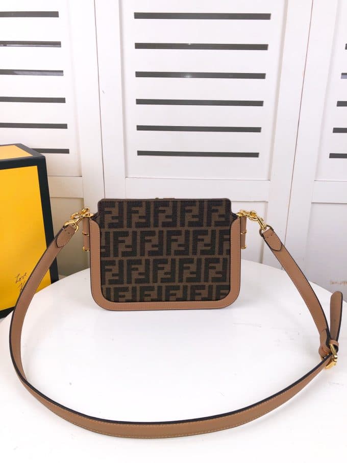フェンディバッグコピー 2022新品注目度NO.1 FENDI レディース ショルダーバッグ - 画像 (2)