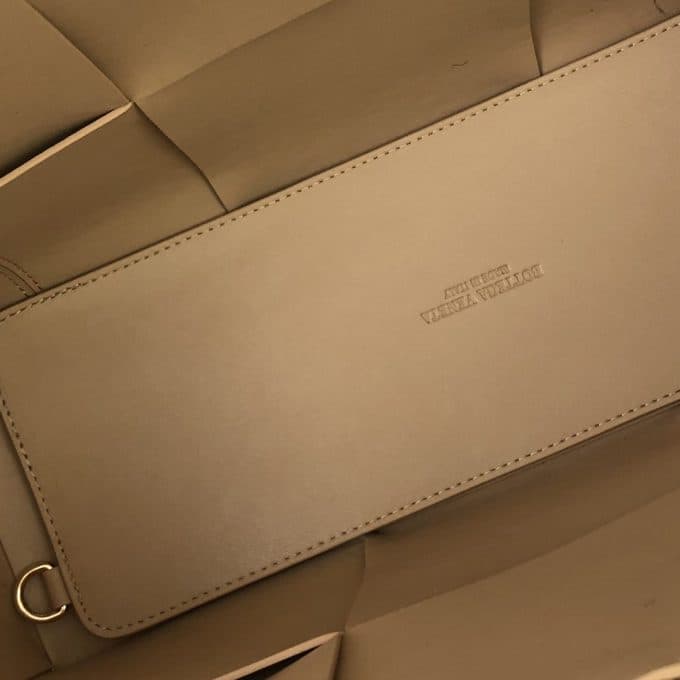 ボッテガヴェネタバッグコピー 定番人気2021新品 Bottega Veneta メンズ トートバッグ - 画像 (9)