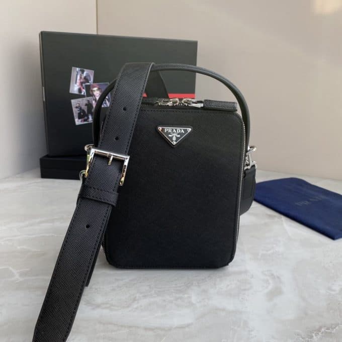 プラダバッグコピー 2021新品注目度NO.1 PRADA メンズ ショルダーバッグ