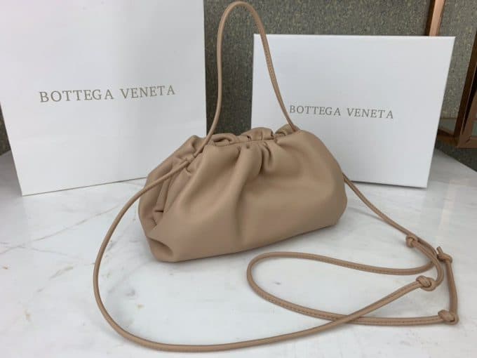 2019秋冬新作☆超売れ筋ボッテガヴェネタ(Bottega Veneta)☆レディース ハンドバックコピー☆特別価格にて販売!!今一番流行っている人気アイテム!!