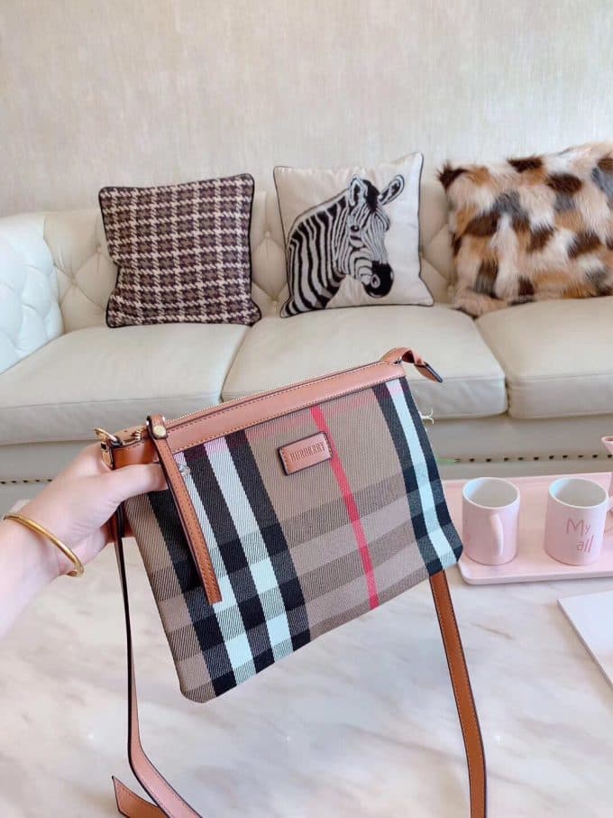 2019人気新作バーバリー(BURBERRY)☆レディース トートバッグコピー☆どんなアイテムとも相性がいい！絶賛発売中！！ - 画像 (3)