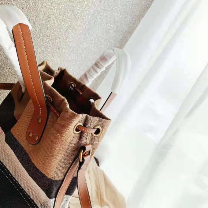 2019秋冬新作☆超売れ筋バーバリー(BURBERRY)☆レディース バケツバッグコピー☆特別価格にて販売!!今一番流行っている人気アイテム!! - 画像 (9)
