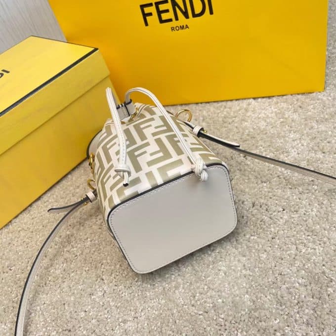 フェンディバッグコピー 2022新品注目度NO.1 FENDI レディース バケツバッグ - 画像 (5)