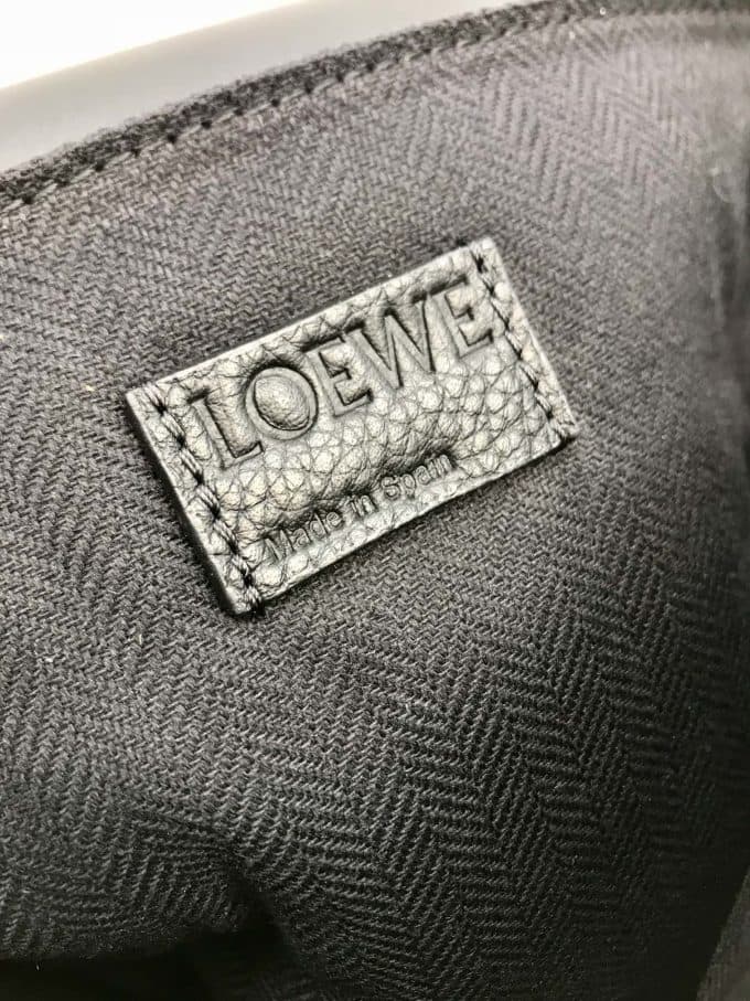 人気高級ロエベバッグコピー 2021新品注目度NO.1 Loeweメンズ ショルダーバッグ - 画像 (8)