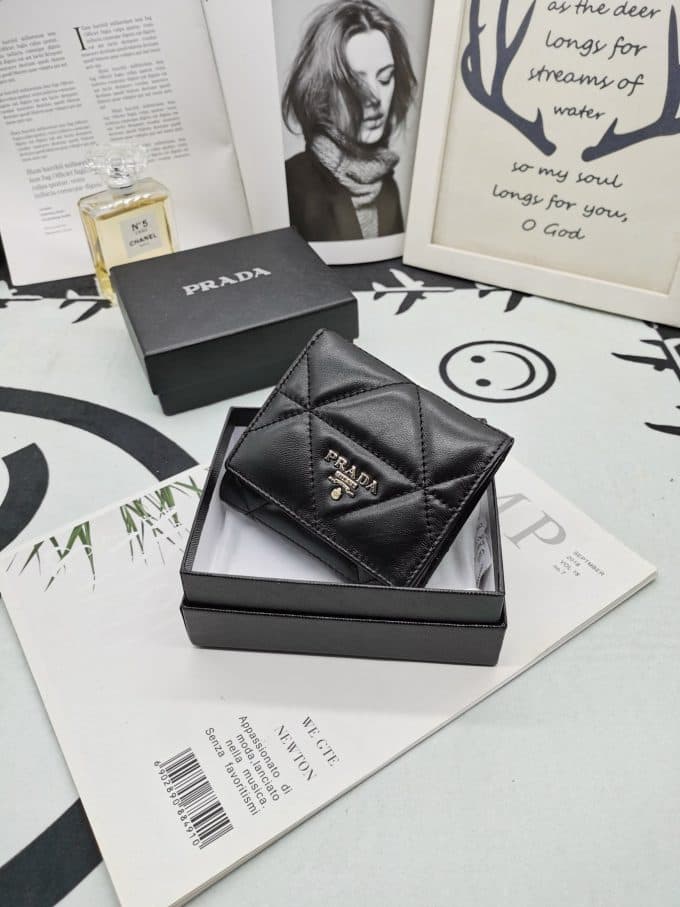 プラダ財布コピー 定番人気2021新品 PRADA レディース 財布