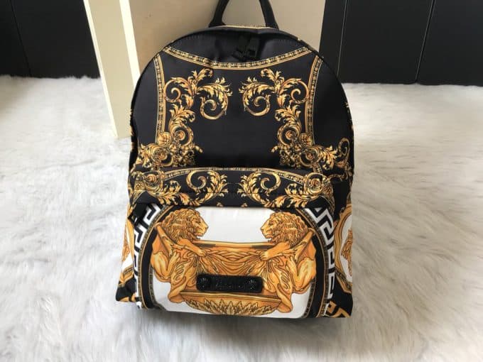 ヴェルサーチェバッグコピー 2021新品注目度NO.1 VERSACE メンズ バックパック