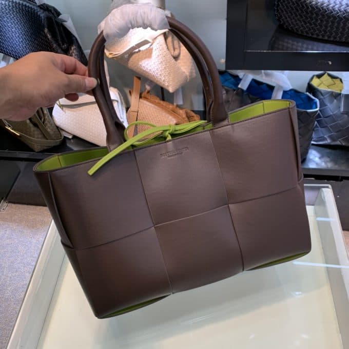 ボッテガヴェネタバッグコピー 定番人気2021新品 Bottega Veneta メンズ トートバッグ