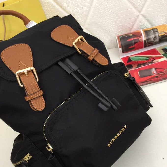 バーバリーバッグコピー 定番人気2021新品 BURBERRY 男女兼用 バックパック - 画像 (4)