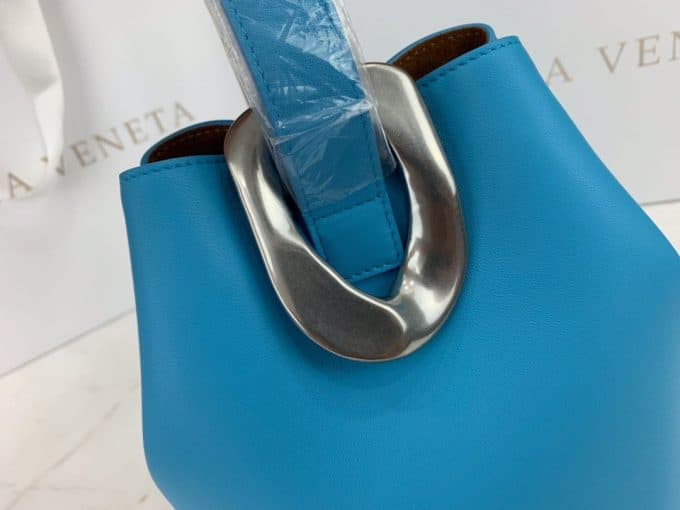 2019人気新作ボッテガヴェネタ(Bottega Veneta)☆レディースバケツバッグコピー☆どんなアイテムとも相性がいい！絶賛発売中！！ - 画像 (6)