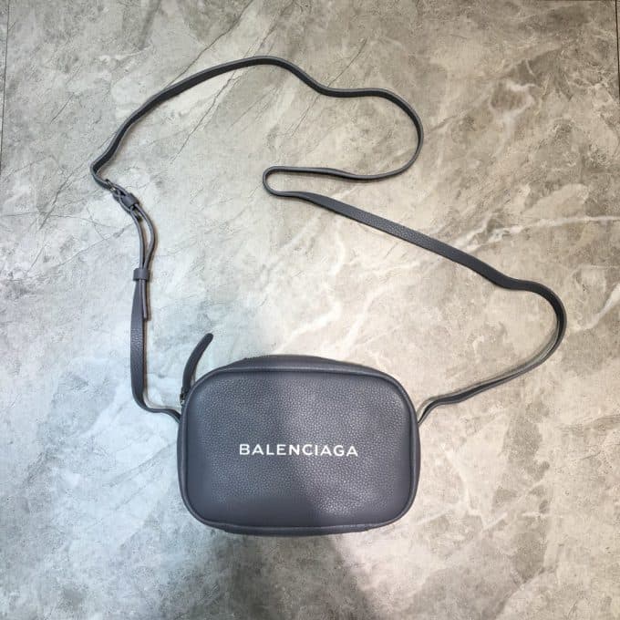 高品質 バレンシアガバッグコピー 2021新品注目度NO.1 BALENCIAGA 男女兼用 ショルダーバッグ