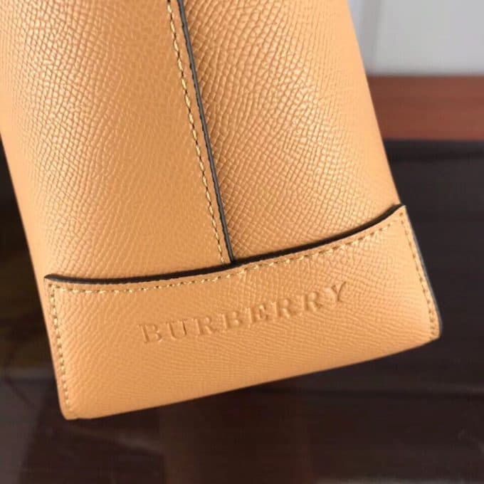 2019大人気爆発バーバリー(BURBERRY)☆レディース トートバッグコピー☆人気商品今流行り欠かせない存在☆★ - 画像 (7)