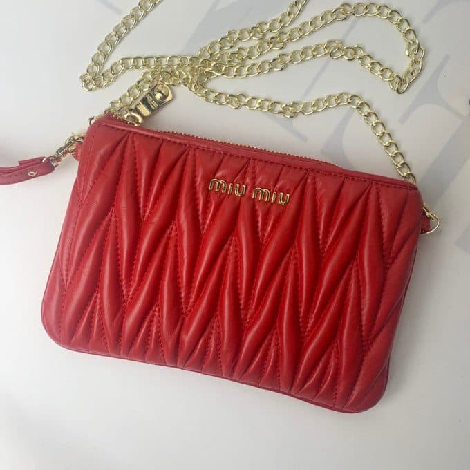 2019新作超売れ筋ミュウミュウ(MIUMIU)☆ ショルダーバッグコピー☆効果抜群♪視線を独り占める!!