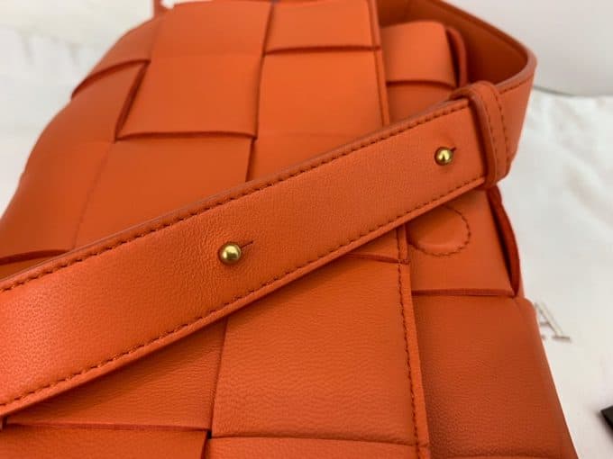 2019秋冬新作☆超売れ筋ボッテガヴェネタ(Bottega Veneta)☆レディース ショルダーバッグコピー☆特別価格にて販売!!今一番流行っている人気アイテム!! - 画像 (8)