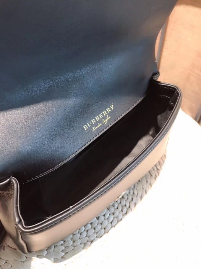 2019秋冬新作☆超売れ筋バーバリー(BURBERRY)☆レディース ショルダーバッグコピー☆特別価格にて販売!!今一番流行っている人気アイテム!! - 画像 (6)